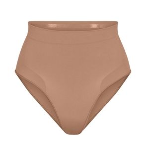 NEW SKIMS Seamless Sculpt Mid Waist Brief, Sienna, S/M